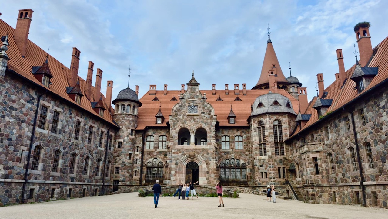 att.gRsnj-YieHvU8lkja0vw6XE3o-olWVKUs4sMbh33hXI Праздник короля Сету и ожерелье замков Латвии! Lentuur